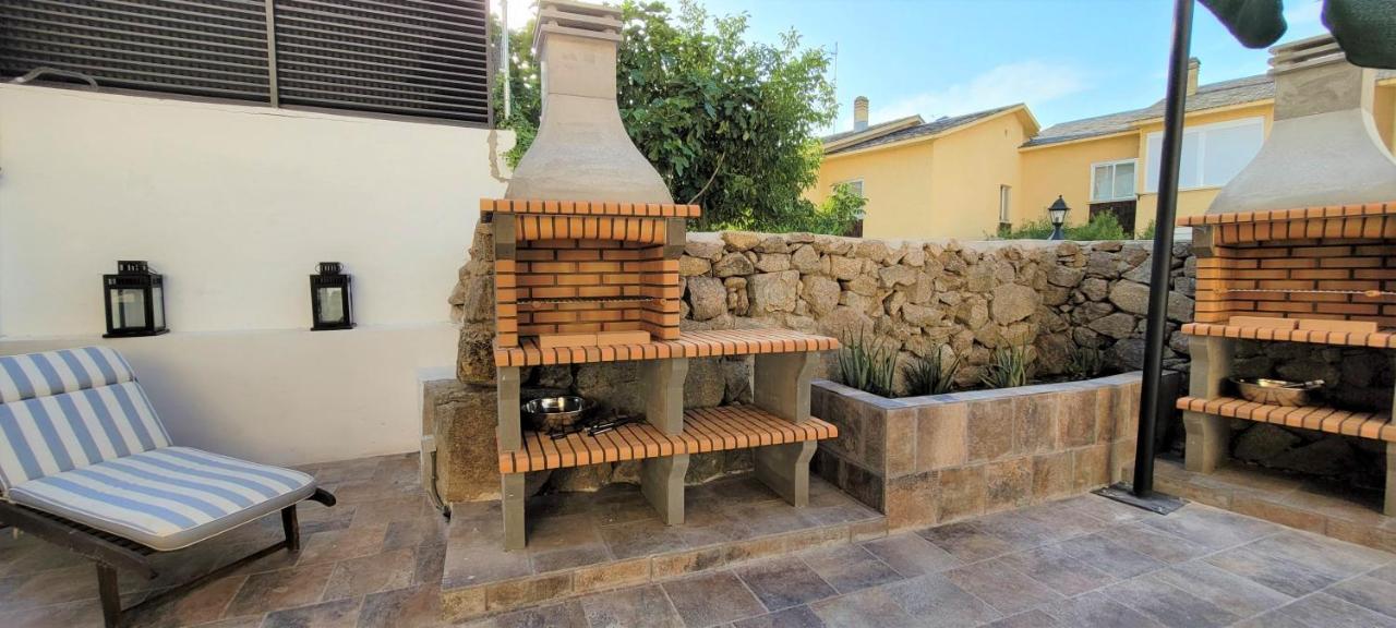 Casa Del Castillo By Naturadrada La Adrada Exterior photo