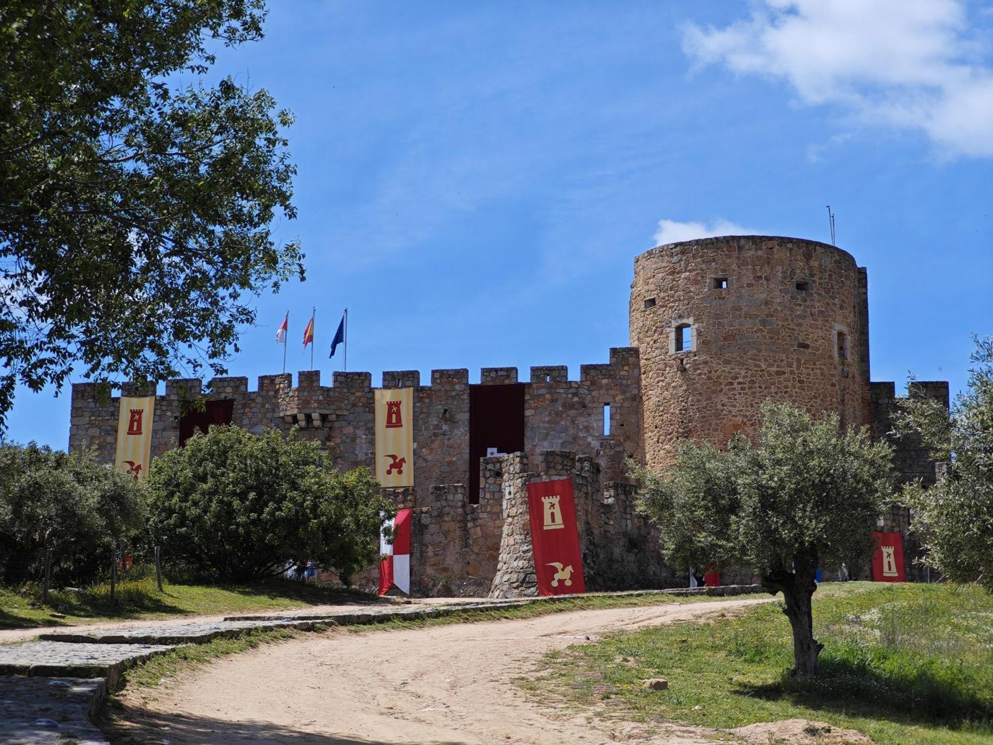Casa Del Castillo By Naturadrada La Adrada Exterior photo